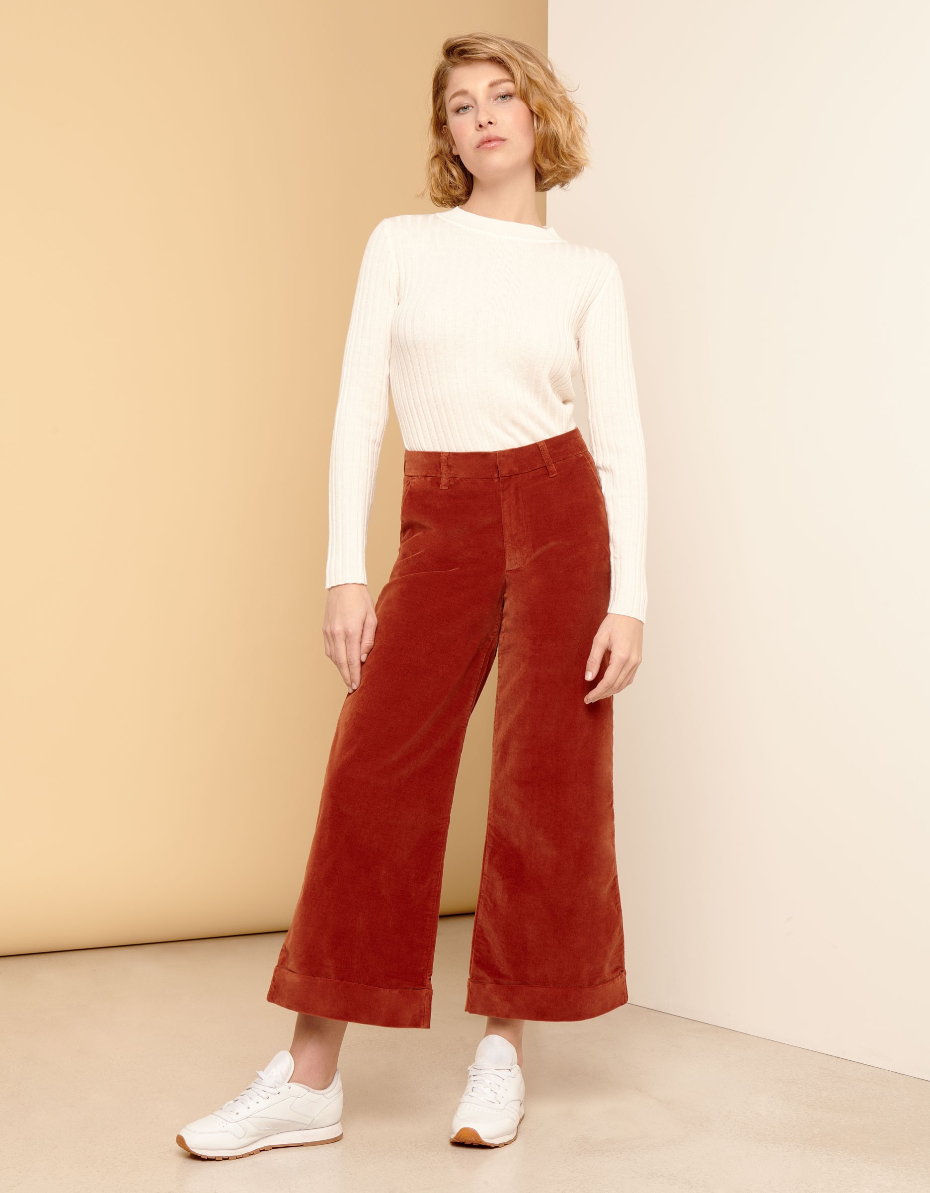red cropped trousers